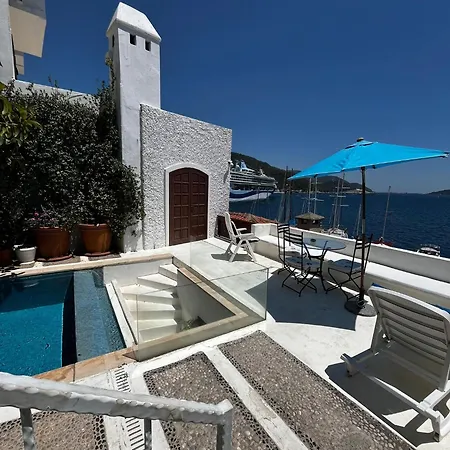 אכסניה Castle81homes Women - Only For Women *