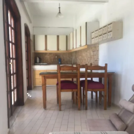 Hostel Castle81homes Women - Only For Women